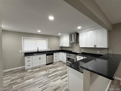 Unique opportunity for an ADULT FOSTER CARE facility setup with - photo 30