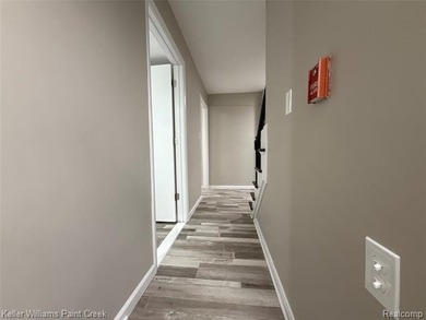 Unique opportunity for an ADULT FOSTER CARE facility setup with - photo 32