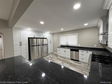 Unique opportunity for an ADULT FOSTER CARE facility setup with - photo 33