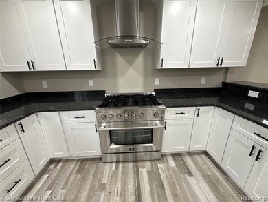 Unique opportunity for an ADULT FOSTER CARE facility setup with - photo 35