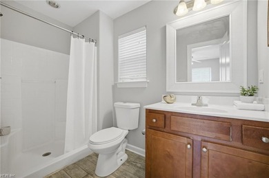 Affordable beach living in Shadowlawn. Beautiful two-unit - photo 5