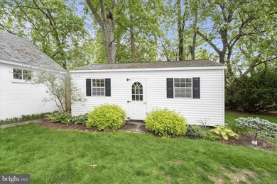 Set along the sheltered banks of Stony Creek, this nearly - photo 41