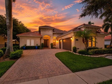 Enjoy a touch of elegance and sophistication in this 4-bedroom - photo 2