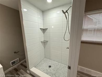 Unique opportunity for an ADULT FOSTER CARE facility setup with - photo 43