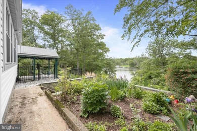 Set along the sheltered banks of Stony Creek, this nearly - photo 54