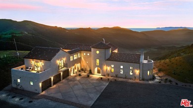 Just completed, this extraordinary private estate encompasses - photo 1