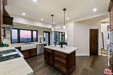Just completed, this extraordinary private estate encompasses - photo 8