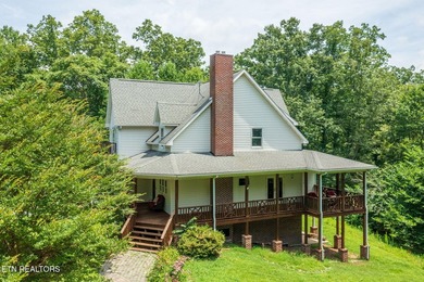 Private Estate on 20+ Acres | 4-Bedroom Home with Bonus Room - photo 3