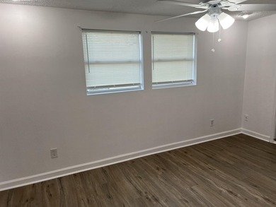 Beautiful Remodeled 4/Bed -3/Bath home with a Mother-in-law - photo 26