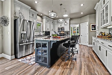 Quality-built with timeless OAK construction and a recently - photo 2