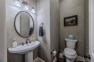 Location... Location... Location! Stunning Home located in Porto - photo 12