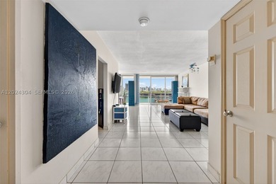 Experience the ultimate Miami Beach lifestyle at King Cole - photo 13