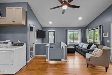 HUGE PRICE IMPROVEMENT!! Exquisite waterfront retreat on the - photo 15