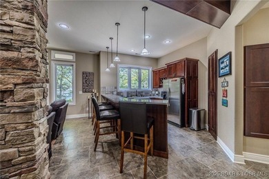 Location... Location... Location! Stunning Home located in Porto - photo 26