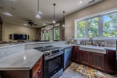 Location... Location... Location! Stunning Home located in Porto - photo 27