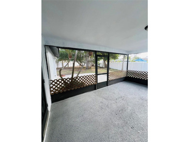 Fully remodeled, this stunning 3-bedroom, 2-bath single-family - photo 28