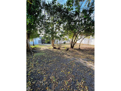Fully remodeled, this stunning 3-bedroom, 2-bath single-family - photo 29