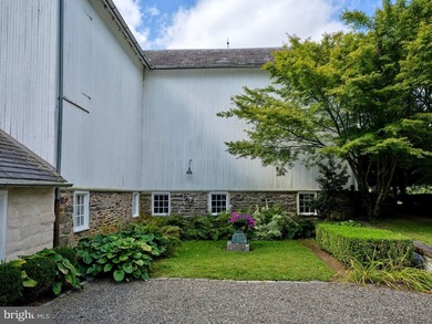 More than 800ft down a tree lined country drive way, flanked by - photo 32