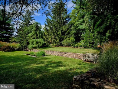More than 800ft down a tree lined country drive way, flanked by - photo 37