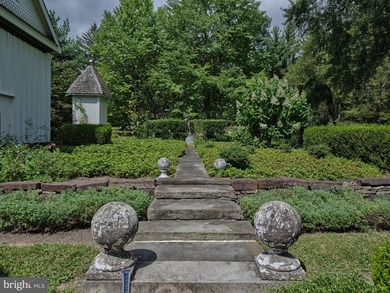 More than 800ft down a tree lined country drive way, flanked by - photo 44