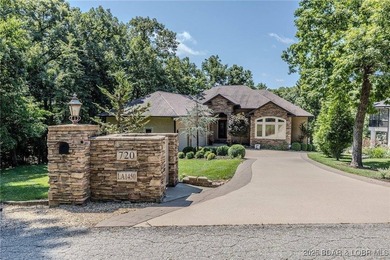 Location... Location... Location! Stunning Home located in Porto - photo 47
