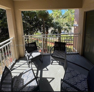Move-in ready gem in the gated Emerald Dunes community! Bright - photo 2