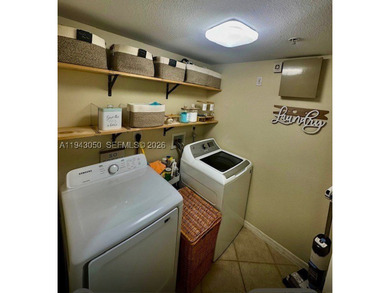 Move-in ready gem in the gated Emerald Dunes community! Bright - photo 3