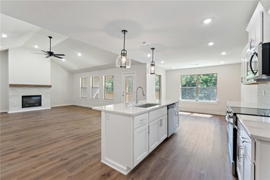 Beautiful new construction featuring 4 bedrooms, 2 bathrooms - photo 13