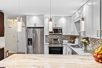 Welcome to this charming and perfect South Tampa 4-bedroom - photo 13