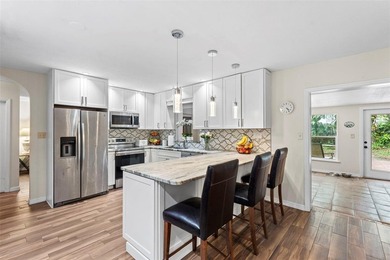 Welcome to this charming and perfect South Tampa 4-bedroom - photo 14