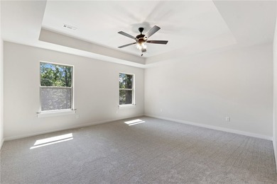 Beautiful new construction featuring 4 bedrooms, 2 bathrooms - photo 15