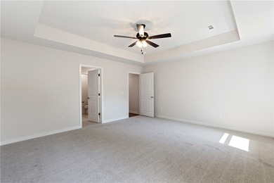 Beautiful new construction featuring 4 bedrooms, 2 bathrooms - photo 16