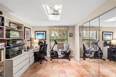 Welcome to this charming and perfect South Tampa 4-bedroom - photo 22