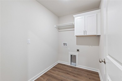 Beautiful new construction featuring 4 bedrooms, 2 bathrooms - photo 24