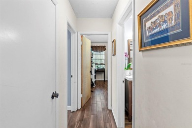 Welcome to this charming and perfect South Tampa 4-bedroom - photo 32