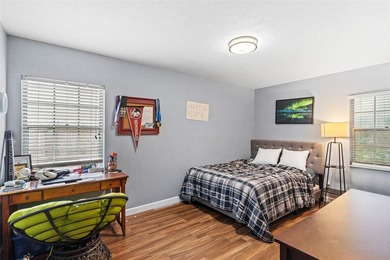 Welcome to this charming and perfect South Tampa 4-bedroom - photo 33