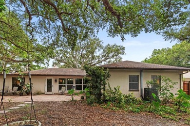 Welcome to this charming and perfect South Tampa 4-bedroom - photo 40
