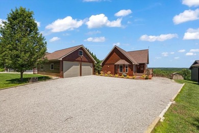 Fabulous Dale Hollow Lake & mountain view home just 5 minutes to - photo 4