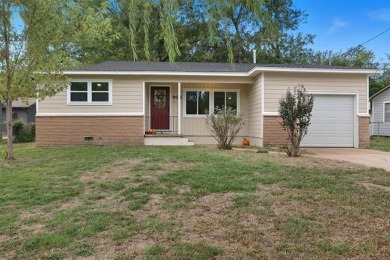 Fort Gibson Lake Home Sale Pending in Wagoner Oklahoma