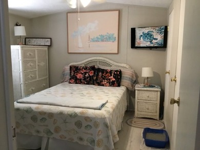Looking for the perfect Florida Retreat? Look no further, this - photo 14