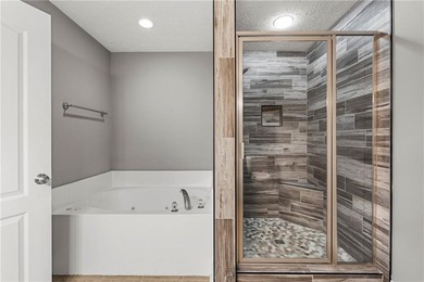 Welcome to Yorktown Subdivision! This beautiful 3-bedroom - photo 16