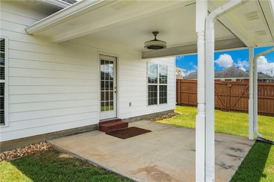 Welcome to Yorktown Subdivision! This beautiful 3-bedroom - photo 21