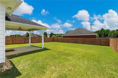 Welcome to Yorktown Subdivision! This beautiful 3-bedroom - photo 22