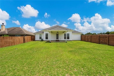 Welcome to Yorktown Subdivision! This beautiful 3-bedroom - photo 23