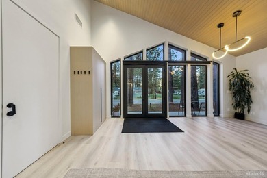 Built in 2022 and offered fully furnished, this mountain-modern - photo 3