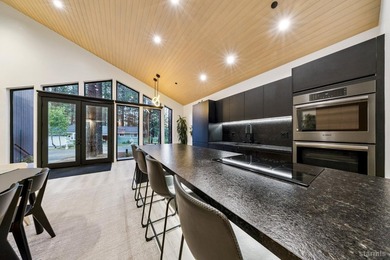 Built in 2022 and offered fully furnished, this mountain-modern - photo 7