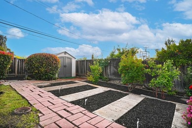 Total 1,694 SF of living area, including additional 260 SF bonus - photo 29