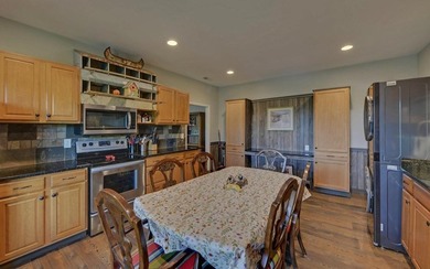 Mountain Luxury with Dramatic Long Range Views! Stepping in from - photo 47