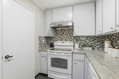 Open House Sun 6/7 12pm-2pm! Welcome to this upgraded 1BR/1BTH - photo 7