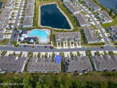 Desirable END-UNIT townhome and featuring 3 BEDROOMS, 2.5 BATHS - photo 1